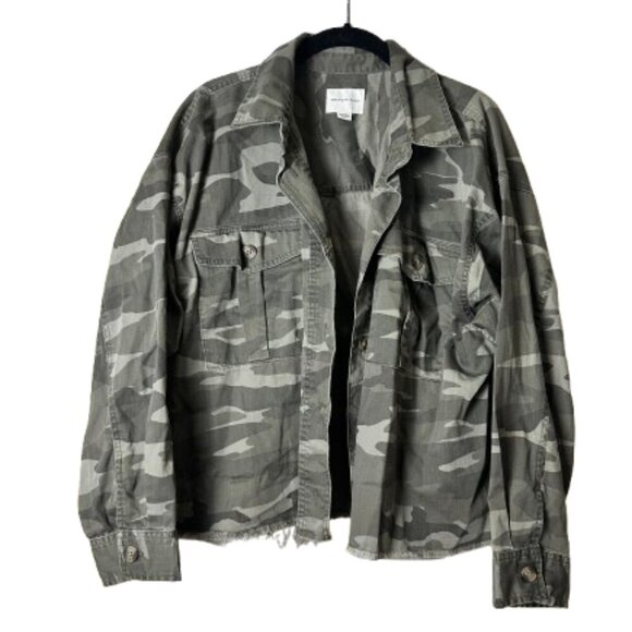 AMERICAN EAGLE Camo Camouflage Shirt Jacket Shacket Size Medium Green - Picture 1 of 12